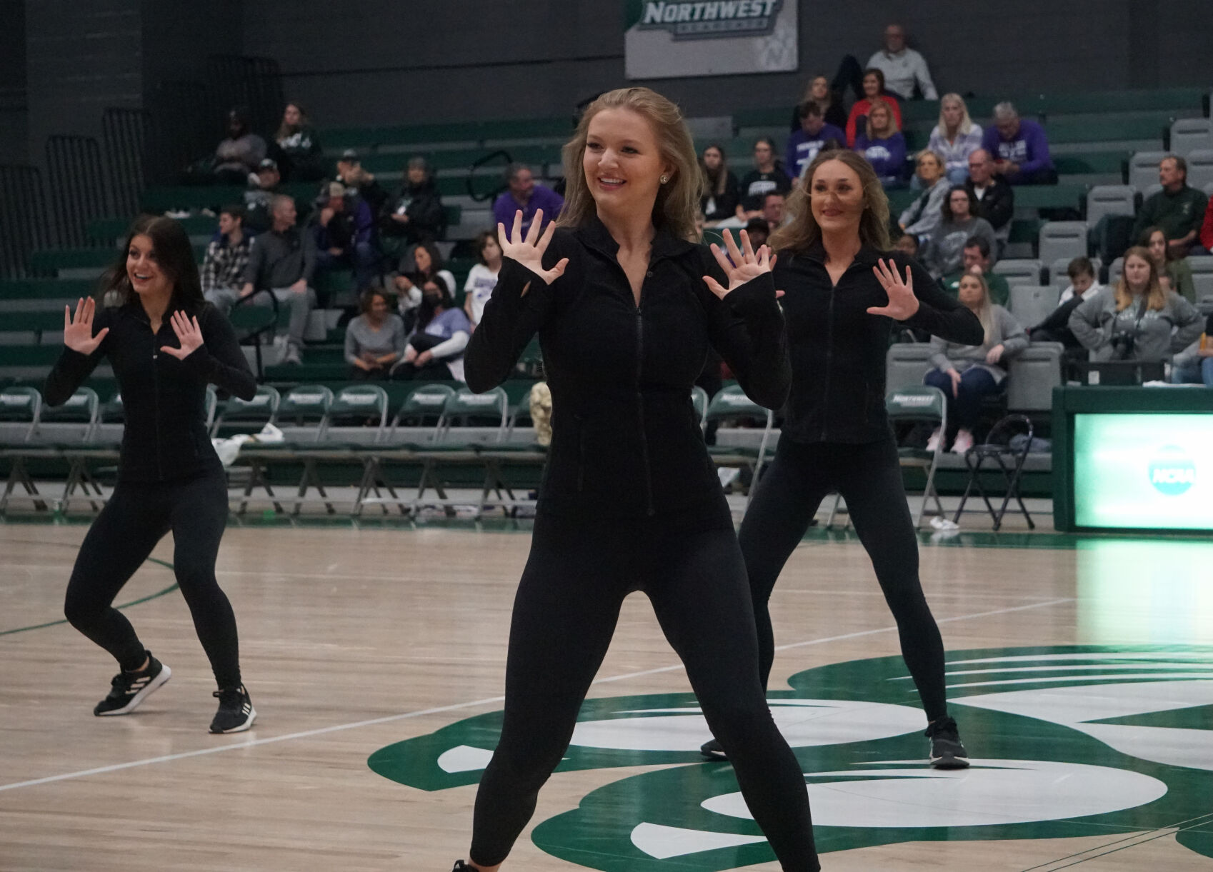 22-11-24 NWMBB Steppers2.jpg